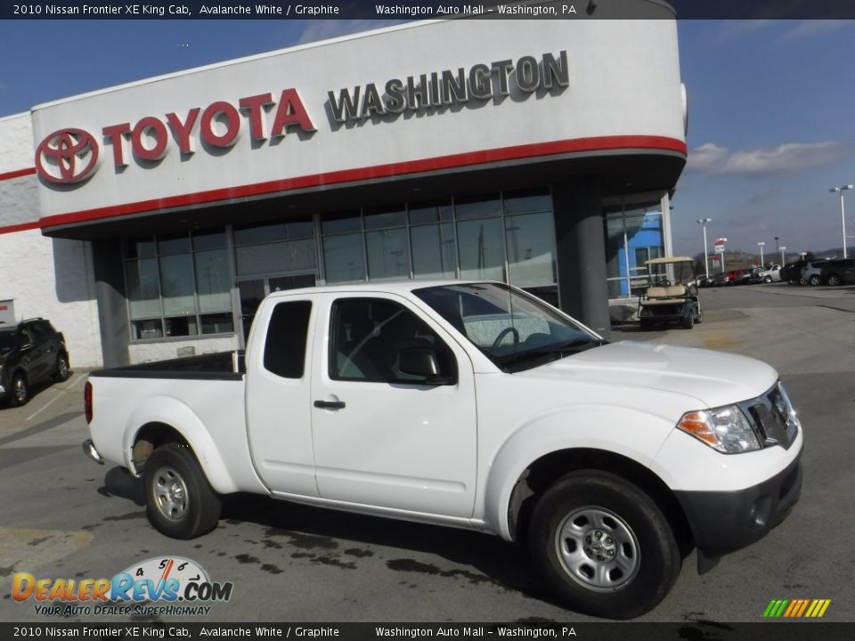 2010 Nissan Frontier XE King Cab Avalanche White / Graphite Photo #2