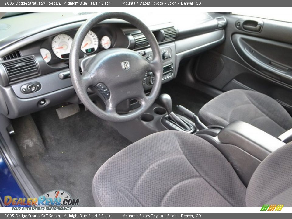 2005 Dodge Stratus SXT Sedan Midnight Blue Pearl / Black Photo #10