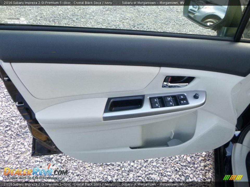 Door Panel of 2016 Subaru Impreza 2.0i Premium 5-door Photo #14