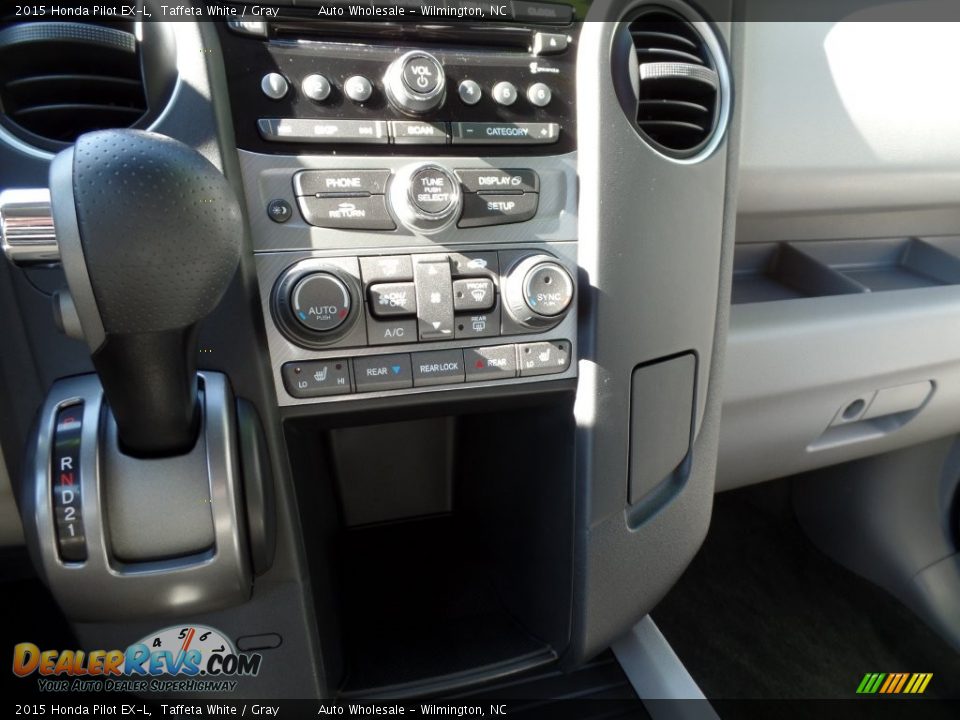 2015 Honda Pilot EX-L Taffeta White / Gray Photo #19