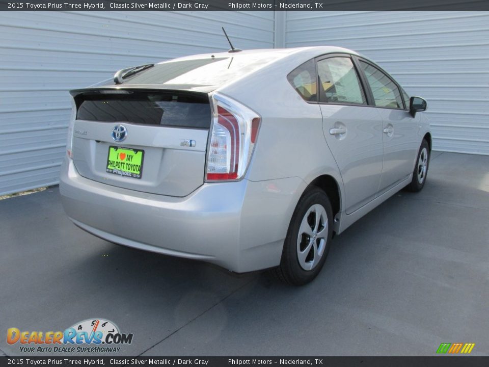2015 Toyota Prius Three Hybrid Classic Silver Metallic / Dark Gray Photo #4