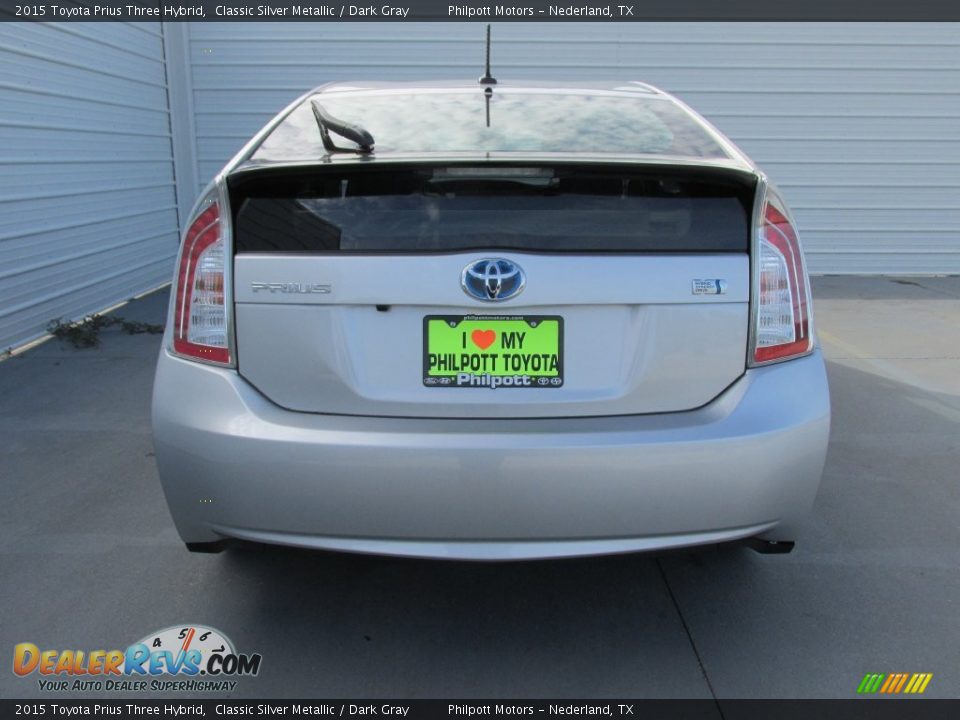 2015 Toyota Prius Three Hybrid Classic Silver Metallic / Dark Gray Photo #5
