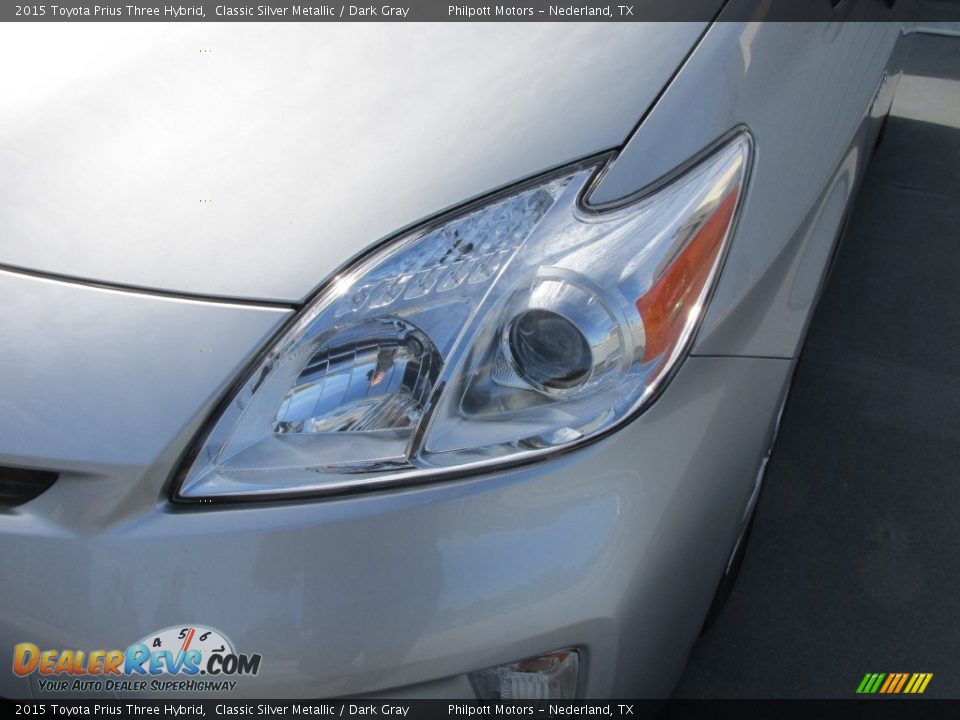 2015 Toyota Prius Three Hybrid Classic Silver Metallic / Dark Gray Photo #9