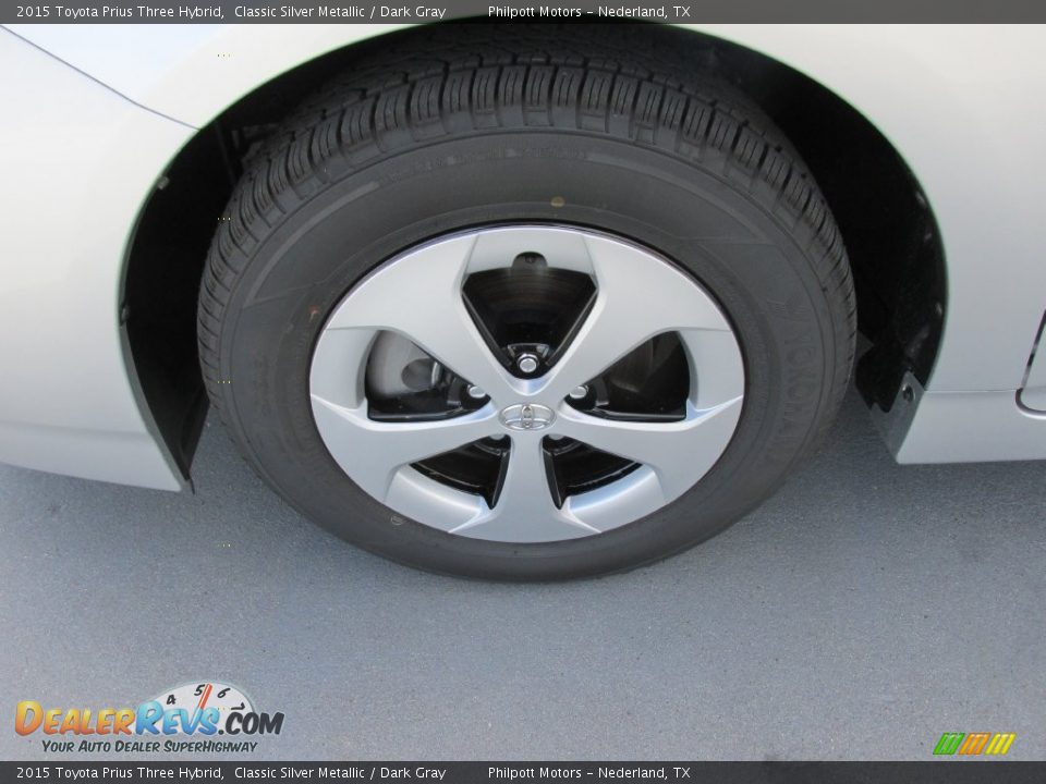 2015 Toyota Prius Three Hybrid Classic Silver Metallic / Dark Gray Photo #11