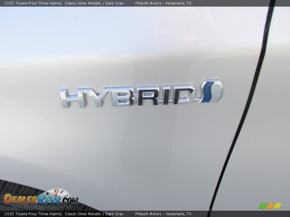 2015 Toyota Prius Three Hybrid Classic Silver Metallic / Dark Gray Photo #13