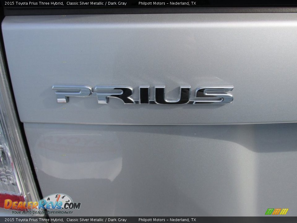 2015 Toyota Prius Three Hybrid Classic Silver Metallic / Dark Gray Photo #14