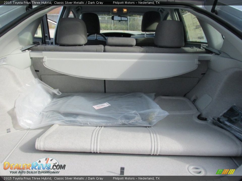 2015 Toyota Prius Three Hybrid Classic Silver Metallic / Dark Gray Photo #16