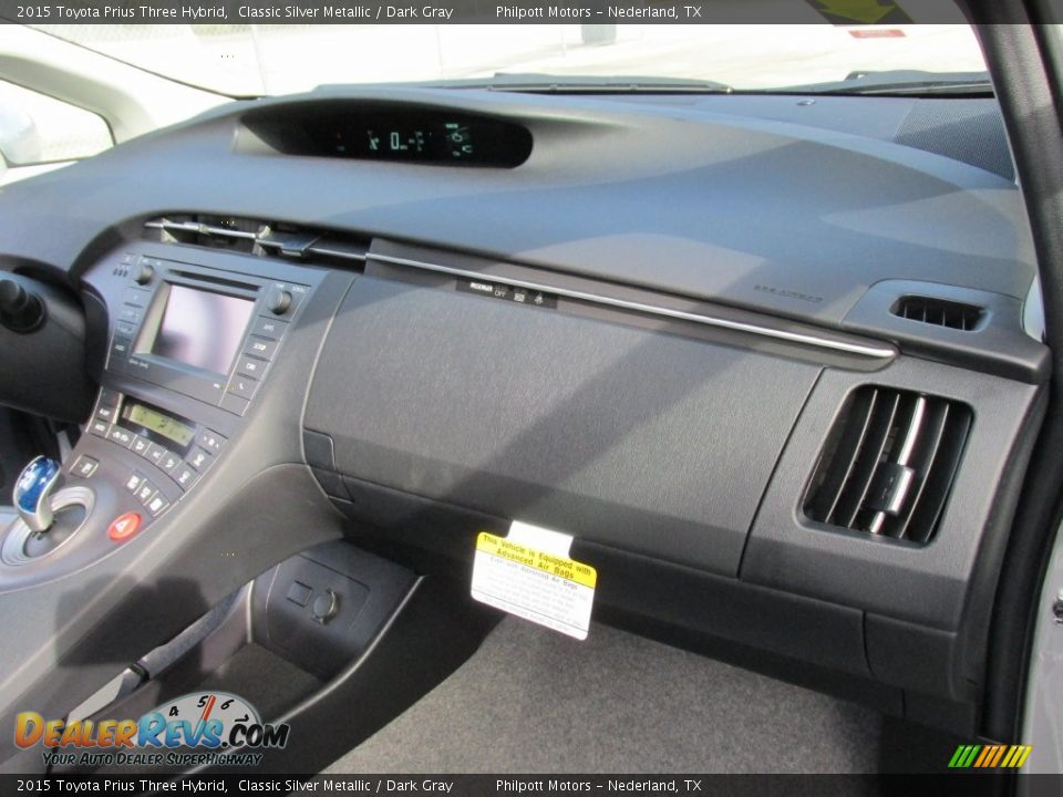 2015 Toyota Prius Three Hybrid Classic Silver Metallic / Dark Gray Photo #17