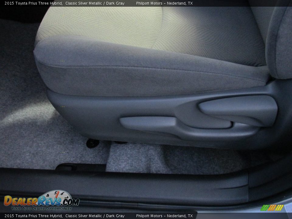 2015 Toyota Prius Three Hybrid Classic Silver Metallic / Dark Gray Photo #23