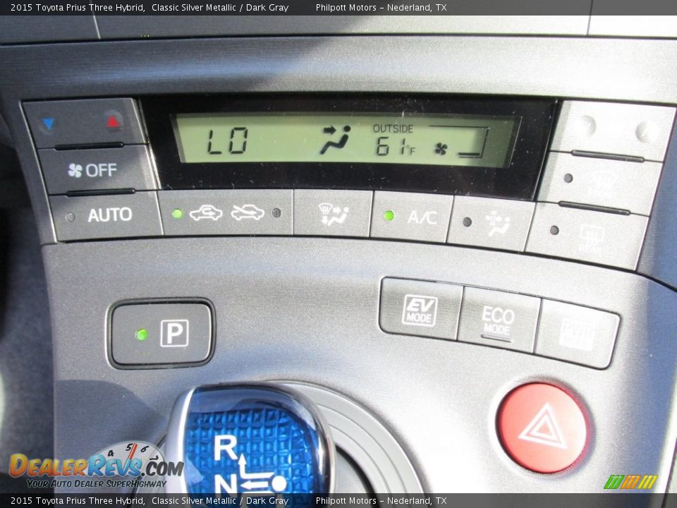 2015 Toyota Prius Three Hybrid Classic Silver Metallic / Dark Gray Photo #28