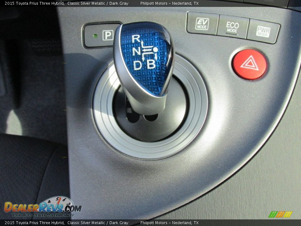 2015 Toyota Prius Three Hybrid Classic Silver Metallic / Dark Gray Photo #29