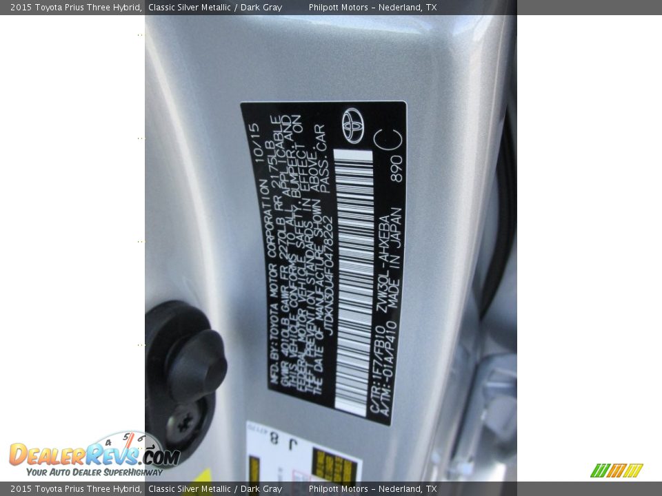 2015 Toyota Prius Three Hybrid Classic Silver Metallic / Dark Gray Photo #33