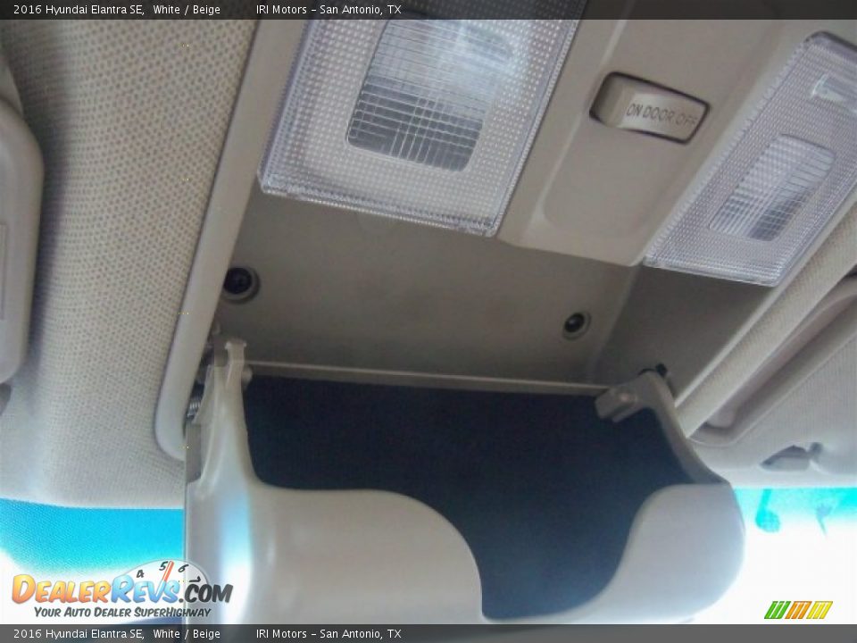 2016 Hyundai Elantra SE White / Beige Photo #2