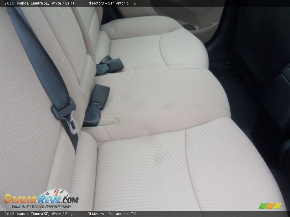 2016 Hyundai Elantra SE White / Beige Photo #15