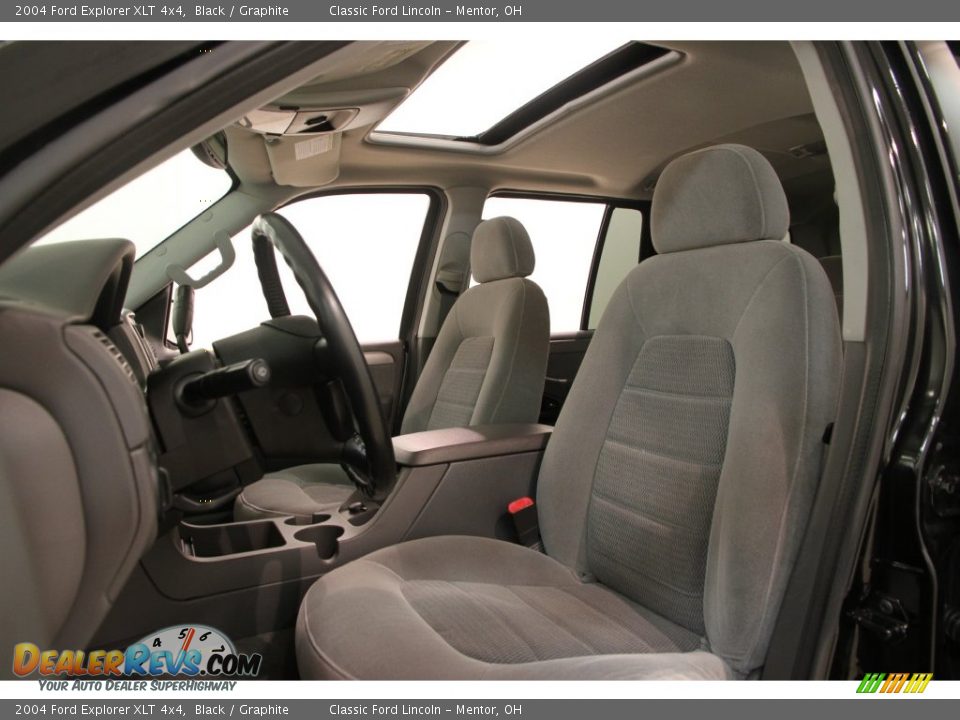 2004 Ford Explorer XLT 4x4 Black / Graphite Photo #5