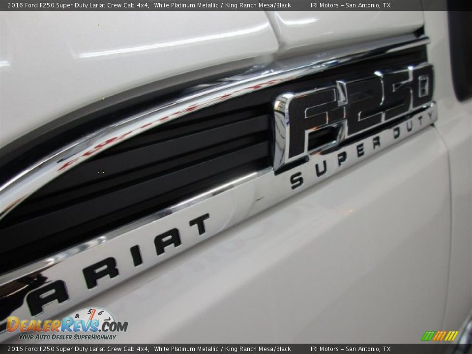 2016 Ford F250 Super Duty Lariat Crew Cab 4x4 White Platinum Metallic / King Ranch Mesa/Black Photo #4