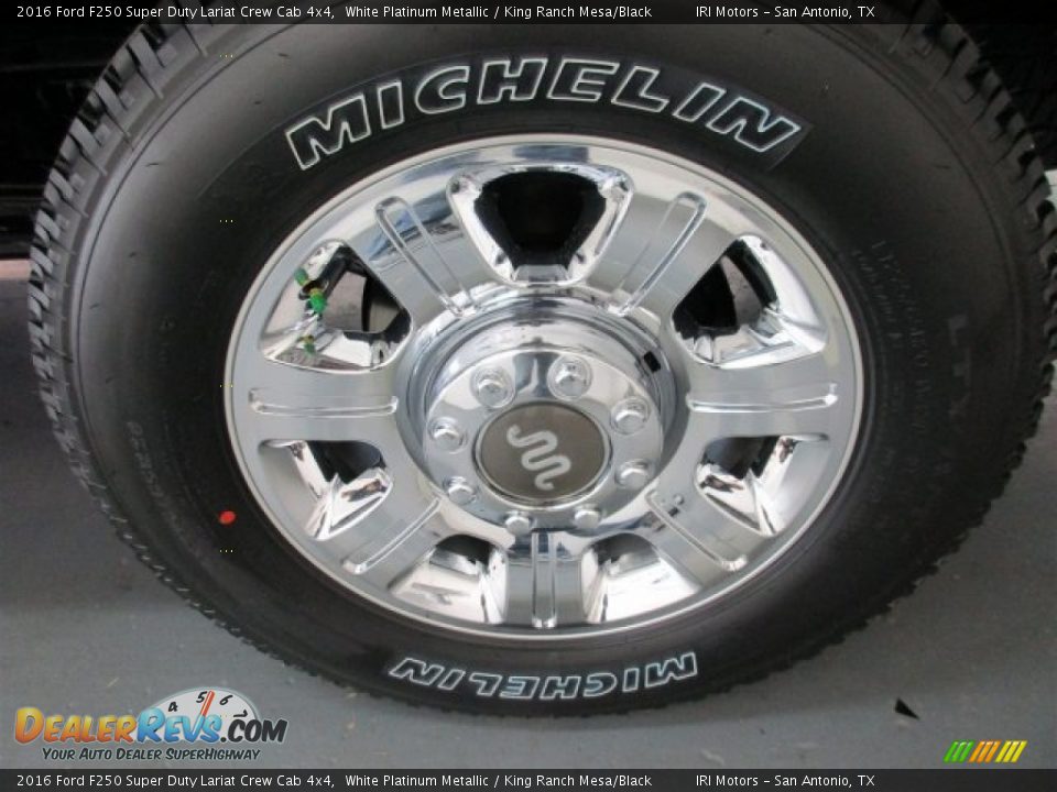 2016 Ford F250 Super Duty Lariat Crew Cab 4x4 White Platinum Metallic / King Ranch Mesa/Black Photo #7