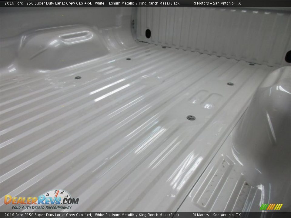 2016 Ford F250 Super Duty Lariat Crew Cab 4x4 White Platinum Metallic / King Ranch Mesa/Black Photo #9