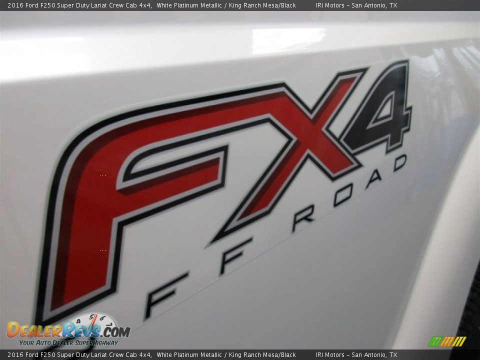 2016 Ford F250 Super Duty Lariat Crew Cab 4x4 White Platinum Metallic / King Ranch Mesa/Black Photo #11