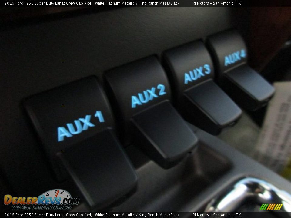 2016 Ford F250 Super Duty Lariat Crew Cab 4x4 White Platinum Metallic / King Ranch Mesa/Black Photo #19