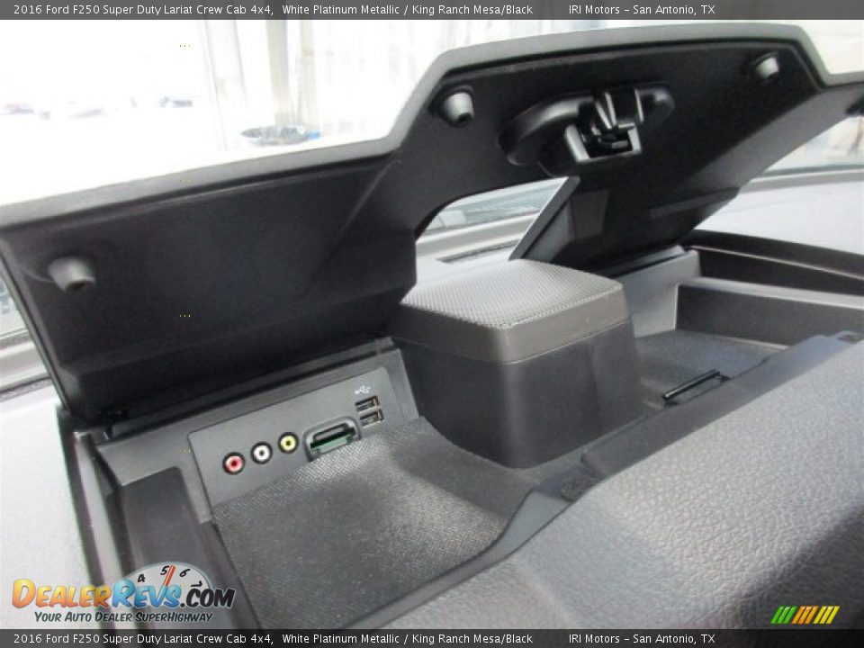 2016 Ford F250 Super Duty Lariat Crew Cab 4x4 White Platinum Metallic / King Ranch Mesa/Black Photo #21