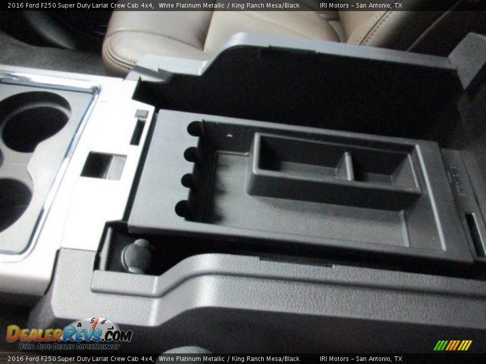 2016 Ford F250 Super Duty Lariat Crew Cab 4x4 White Platinum Metallic / King Ranch Mesa/Black Photo #26