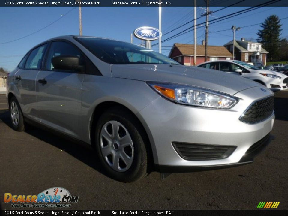 2016 Ford Focus S Sedan Ingot Silver / Charcoal Black Photo #3