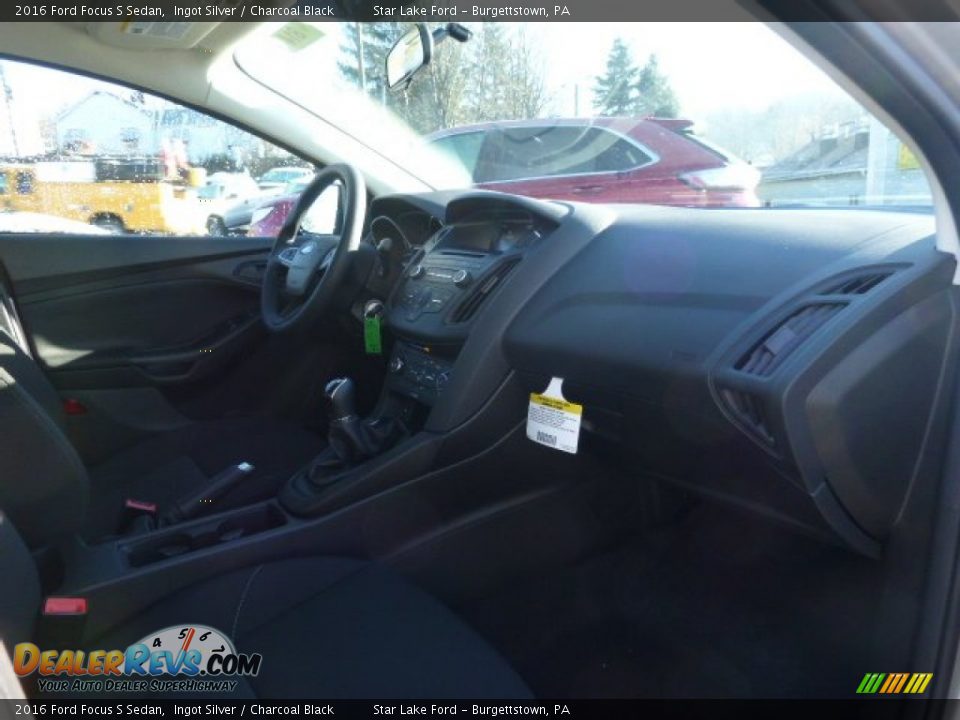 2016 Ford Focus S Sedan Ingot Silver / Charcoal Black Photo #5