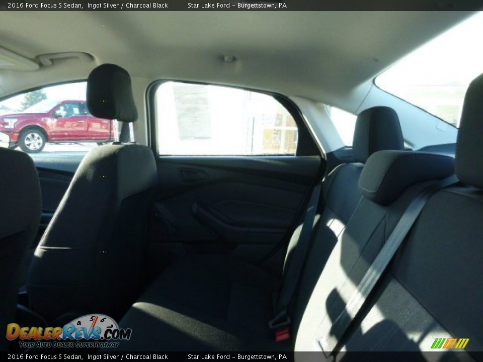 2016 Ford Focus S Sedan Ingot Silver / Charcoal Black Photo #11