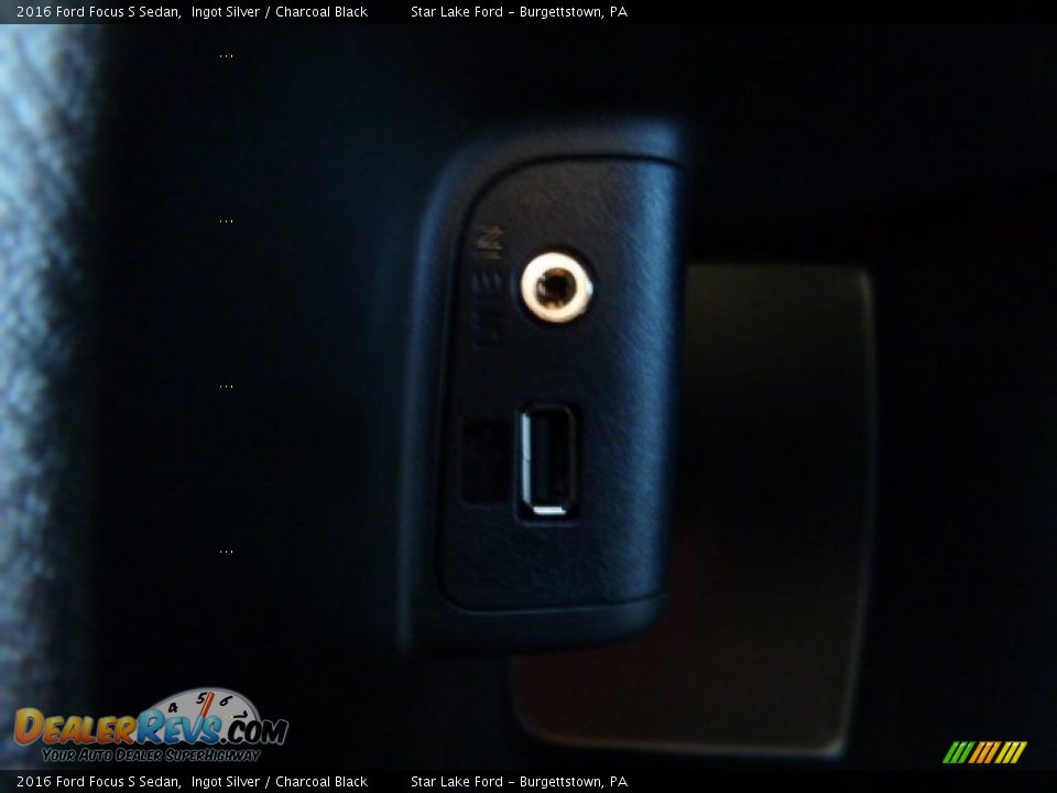 2016 Ford Focus S Sedan Ingot Silver / Charcoal Black Photo #19
