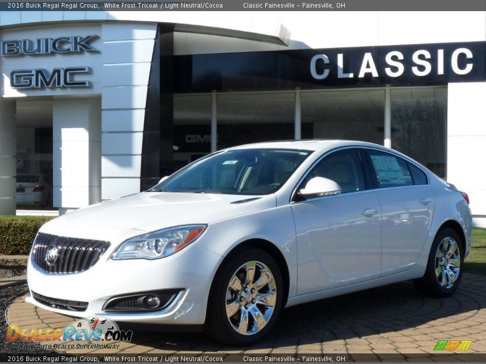 2016 Buick Regal Regal Group White Frost Tricoat / Light Neutral/Cocoa Photo #1