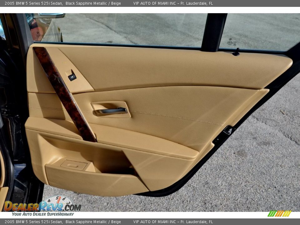 2005 BMW 5 Series 525i Sedan Black Sapphire Metallic / Beige Photo #15