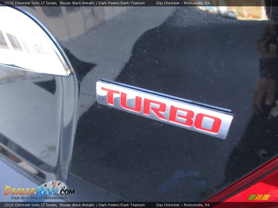 2016 Chevrolet Sonic LT Sedan Mosaic Black Metallic / Dark Pewter/Dark Titanium Photo #4