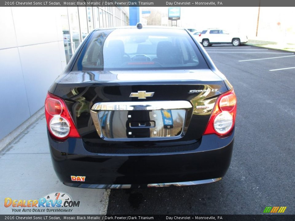 2016 Chevrolet Sonic LT Sedan Mosaic Black Metallic / Dark Pewter/Dark Titanium Photo #5