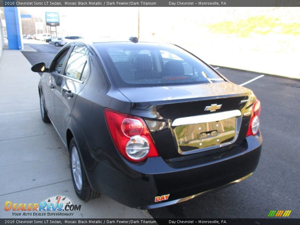 2016 Chevrolet Sonic LT Sedan Mosaic Black Metallic / Dark Pewter/Dark Titanium Photo #6