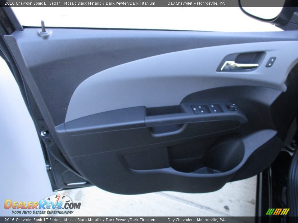 2016 Chevrolet Sonic LT Sedan Mosaic Black Metallic / Dark Pewter/Dark Titanium Photo #10