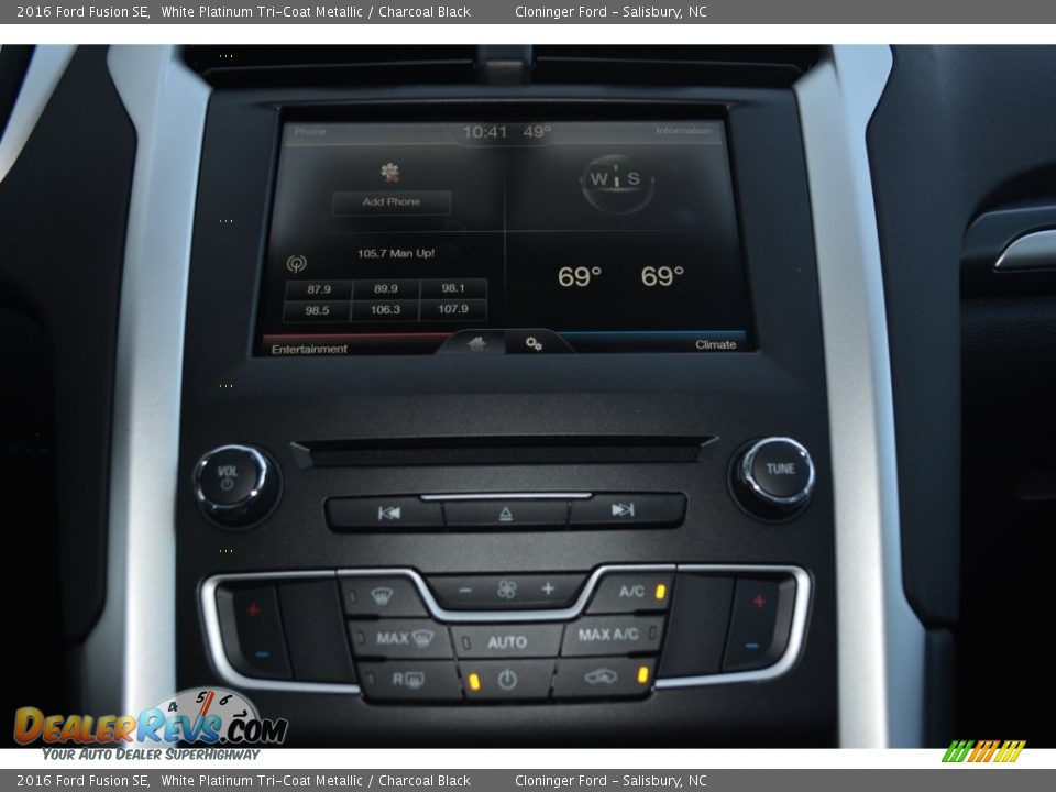 2016 Ford Fusion SE White Platinum Tri-Coat Metallic / Charcoal Black Photo #12