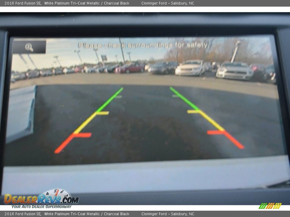 2016 Ford Fusion SE White Platinum Tri-Coat Metallic / Charcoal Black Photo #16
