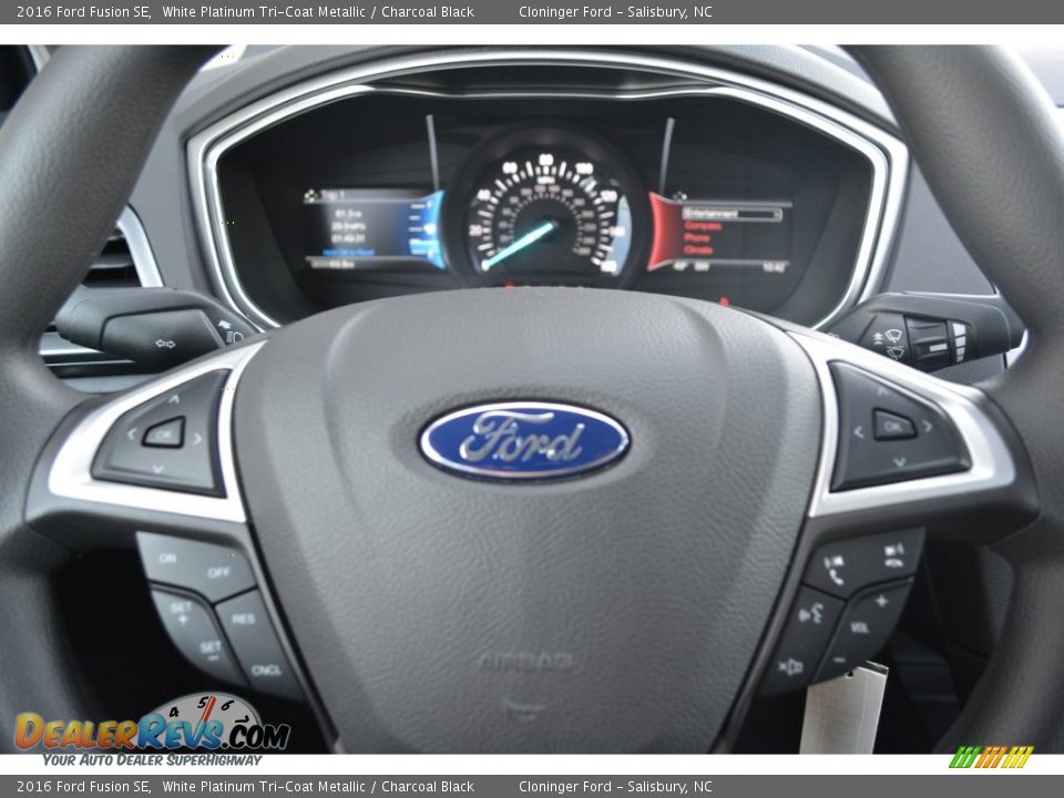 2016 Ford Fusion SE White Platinum Tri-Coat Metallic / Charcoal Black Photo #20
