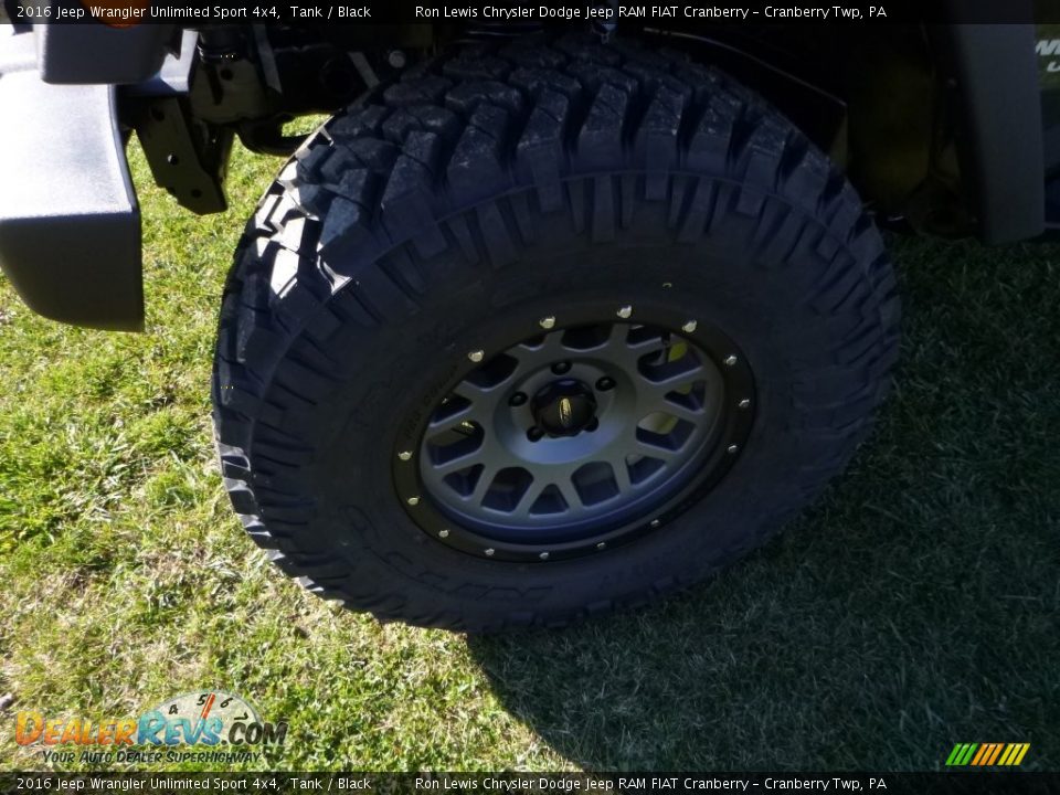 2016 Jeep Wrangler Unlimited Sport 4x4 Tank / Black Photo #2