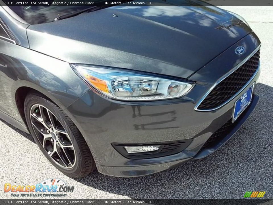 2016 Ford Focus SE Sedan Magnetic / Charcoal Black Photo #3