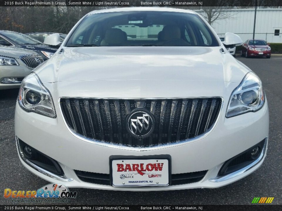 2016 Buick Regal Premium II Group Summit White / Light Neutral/Cocoa Photo #2
