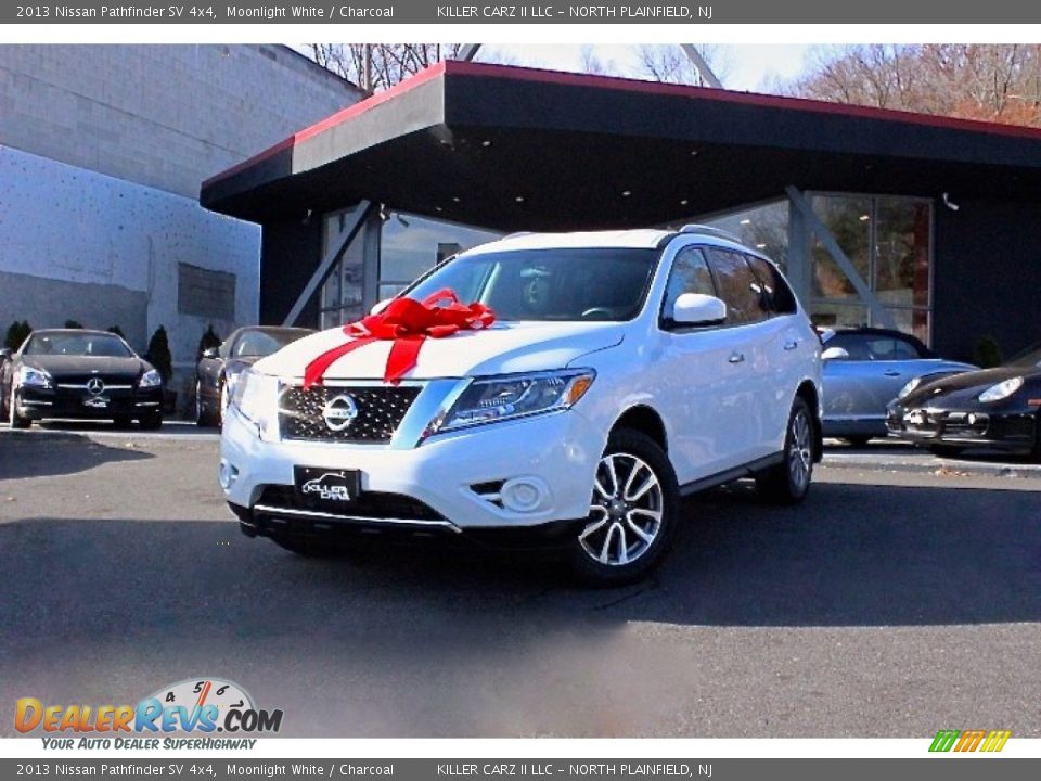 2013 Nissan Pathfinder SV 4x4 Moonlight White / Charcoal Photo #3