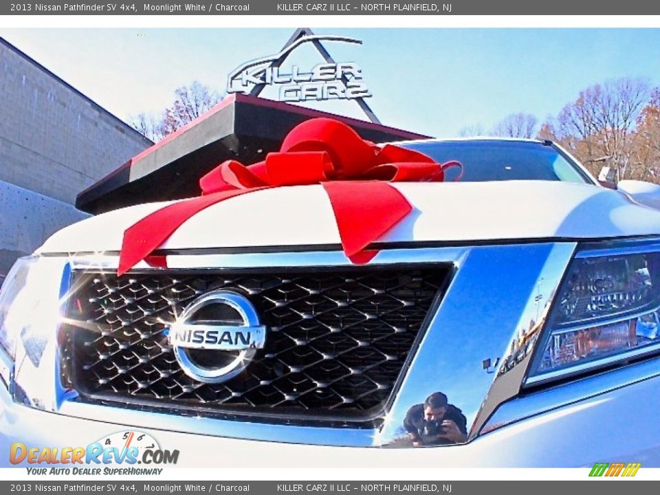 2013 Nissan Pathfinder SV 4x4 Moonlight White / Charcoal Photo #14