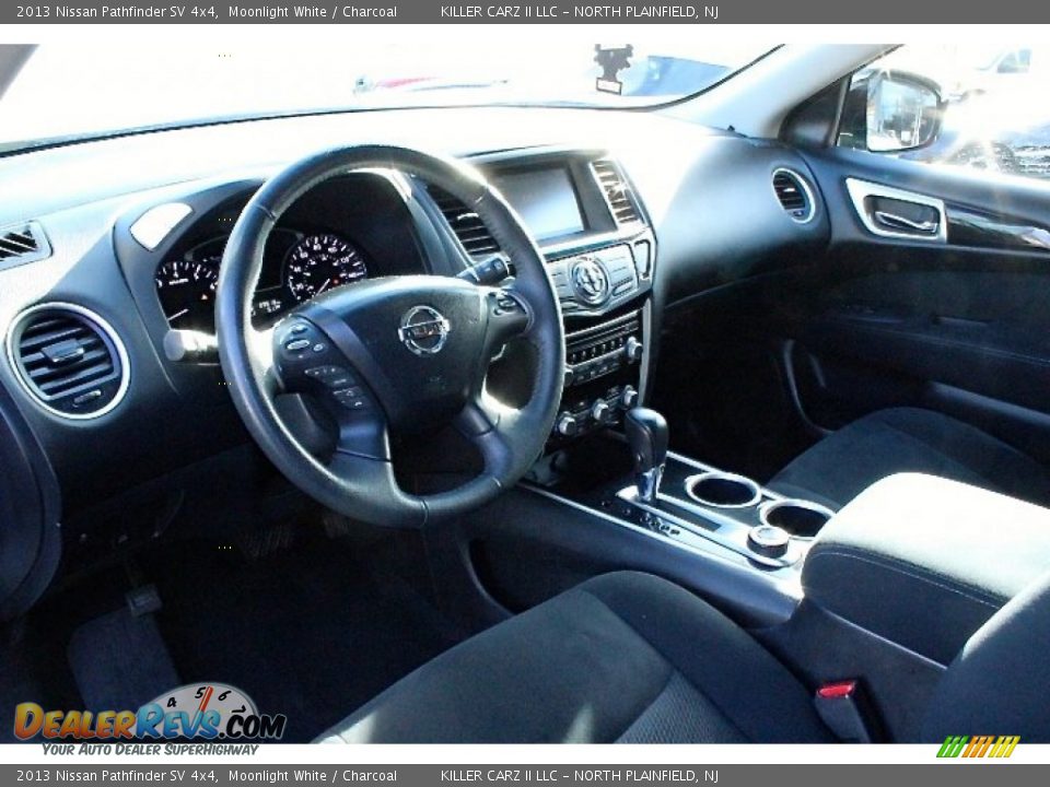 2013 Nissan Pathfinder SV 4x4 Moonlight White / Charcoal Photo #19
