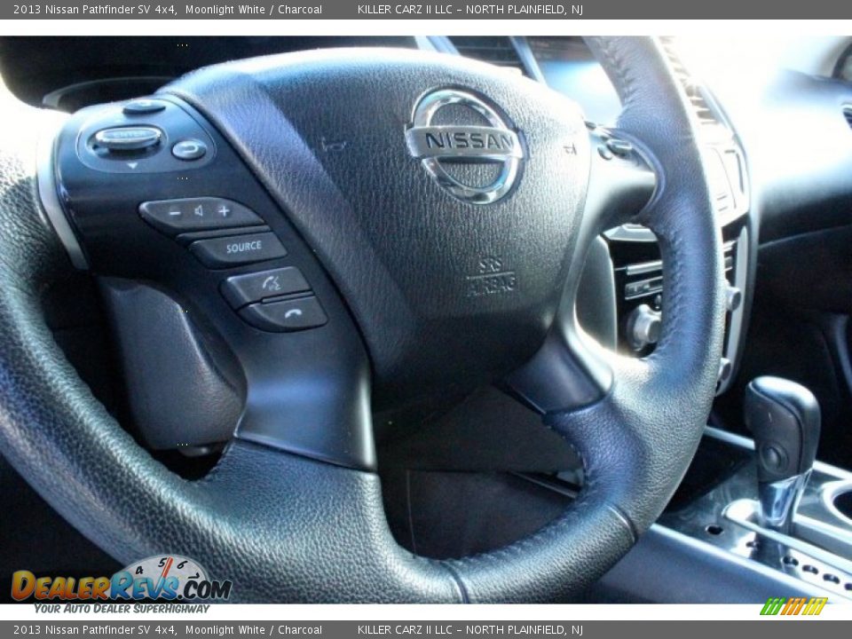 2013 Nissan Pathfinder SV 4x4 Moonlight White / Charcoal Photo #21