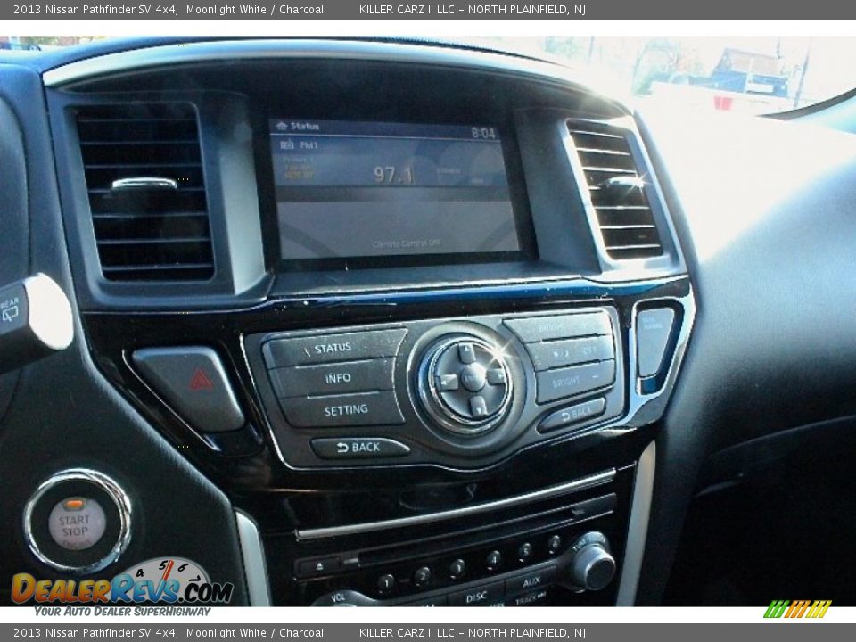 2013 Nissan Pathfinder SV 4x4 Moonlight White / Charcoal Photo #26