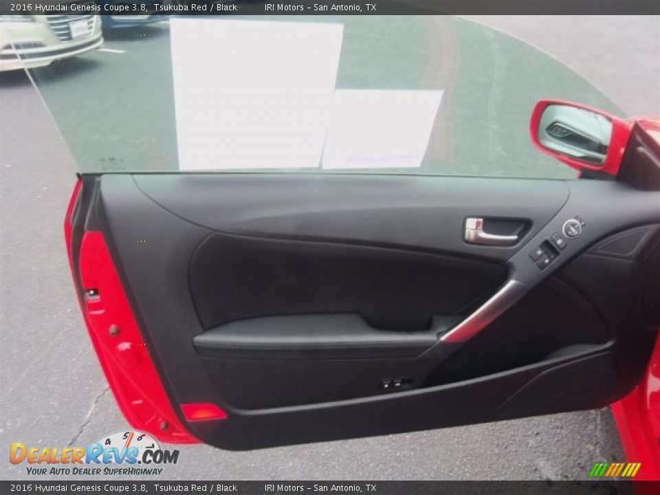 Door Panel of 2016 Hyundai Genesis Coupe 3.8 Photo #16