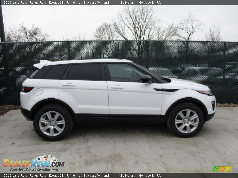 2016 Land Rover Range Rover Evoque SE Fuji White / Espresso/Almond Photo #2