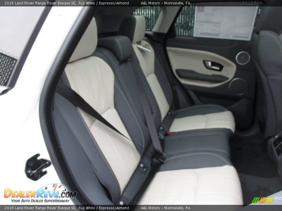 2016 Land Rover Range Rover Evoque SE Fuji White / Espresso/Almond Photo #11